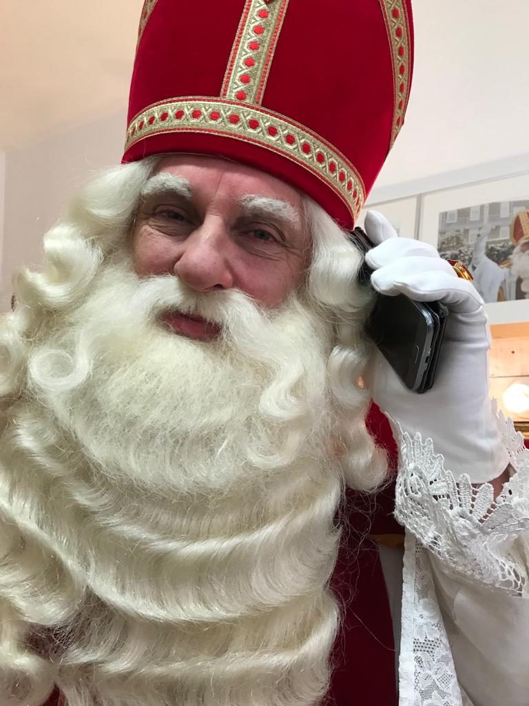 Grime Sinterklaas aan het bellen Frans Koopal